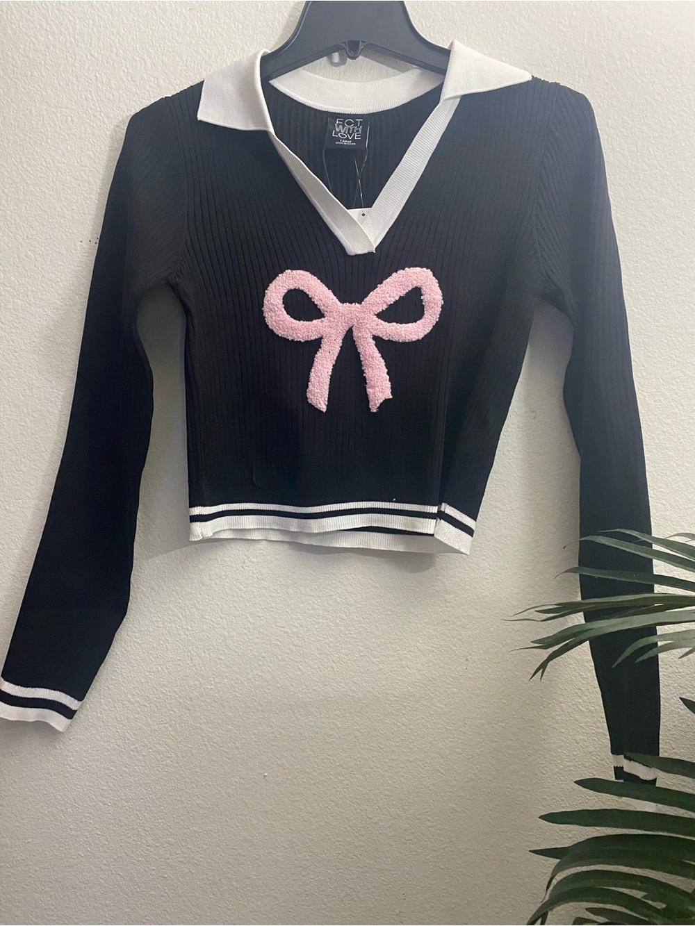 Black Sailor-Collar cropped Sweater with Pink Bow